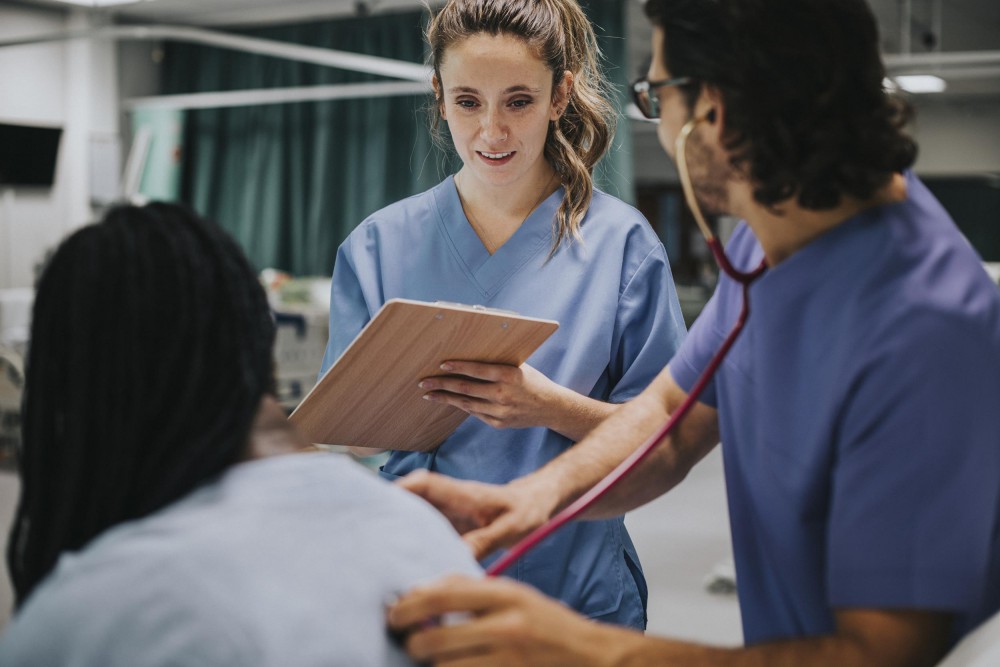 Zasady BHP i czynniki wpływające na bezpieczeństwo w pracy pielęgniarek