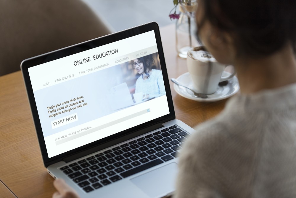 5 powodów, dla których kurs BHP online to przyszłość szkoleń zawodowych